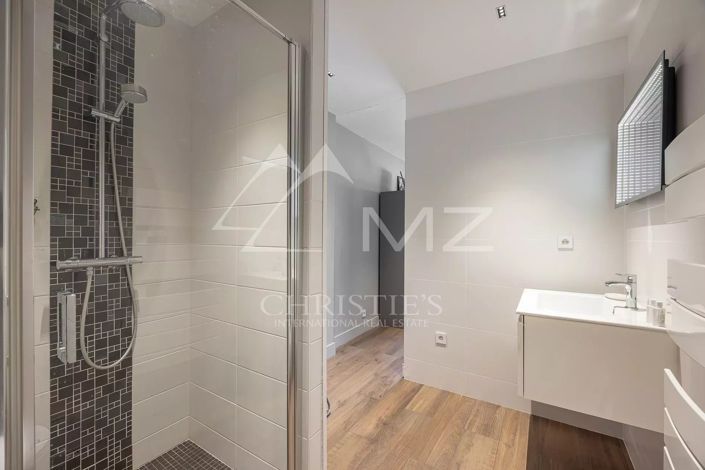 Image No.17-4 Bed Apartment for sale