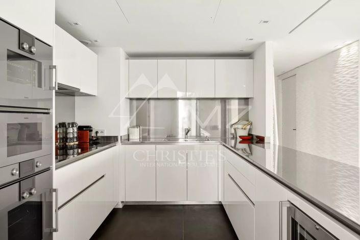 Image No.17-2 Bed Apartment for sale