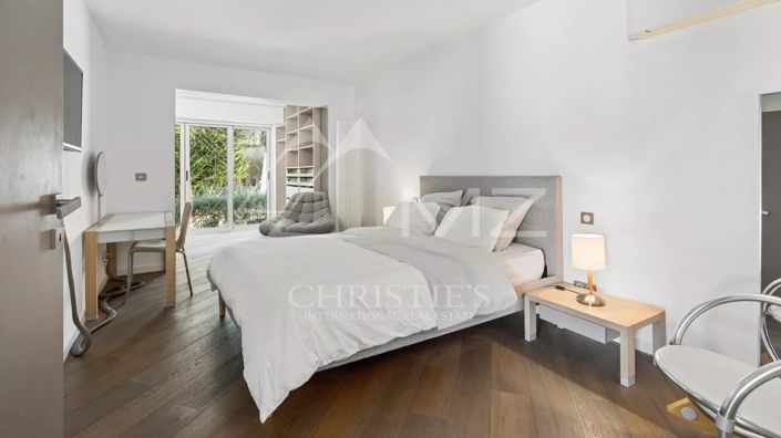 Image No.10-3 Bed Apartment for sale