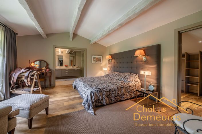 Image No.20-5 Bed House for sale