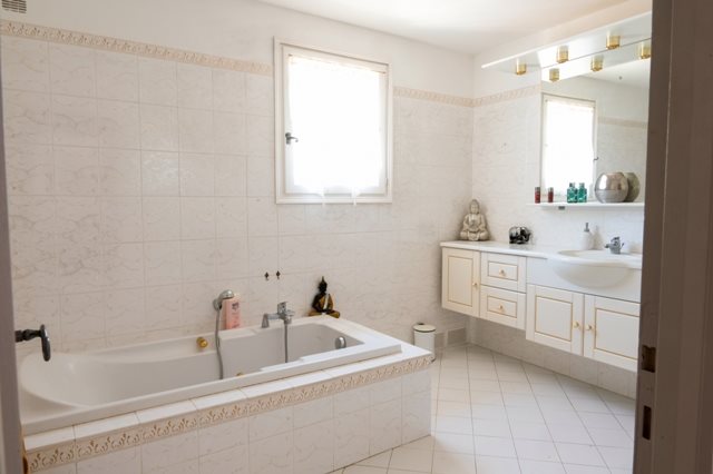Image No.9-4 Bed House for sale