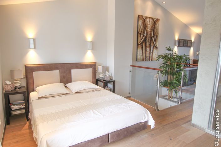 Image No.6-4 Bed House for sale