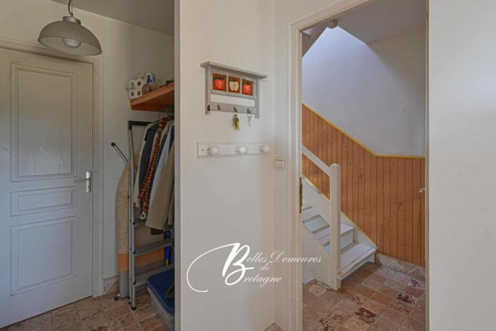 Image No.11-3 Bed House for sale