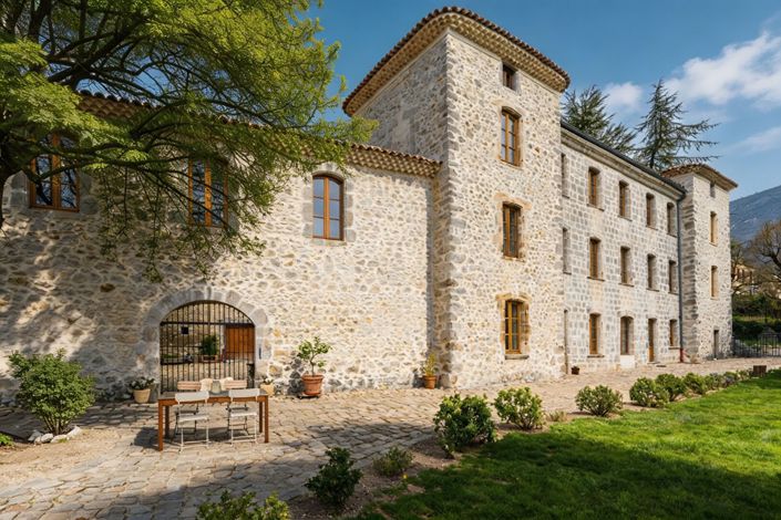 Image No.2-9 Bed Property for sale
