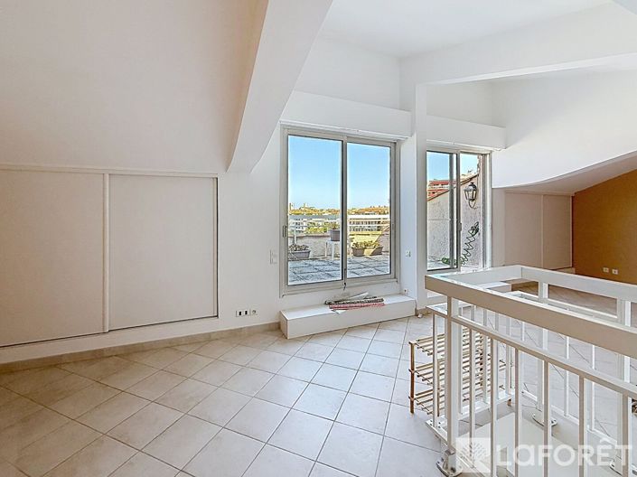 Image No.12-3 Bed Apartment for sale