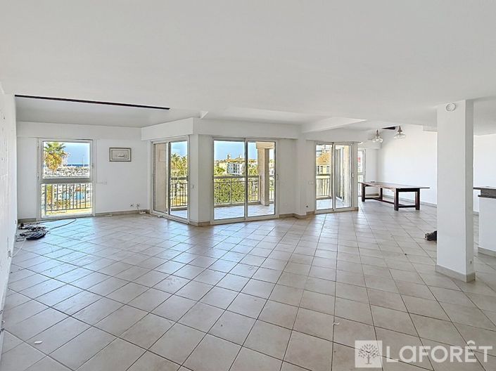 Image No.9-3 Bed Apartment for sale
