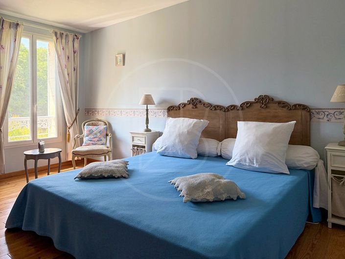 Image No.7-6 Bed House for sale