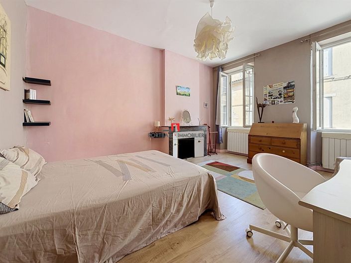 Image No.10-5 Bed House for sale