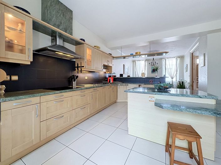 Image No.4-5 Bed House for sale