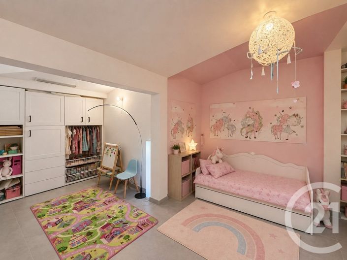 Image No.12-3 Bed Apartment for sale