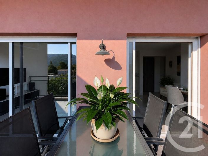 Image No.17-3 Bed Apartment for sale