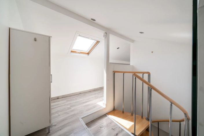 Image No.10-4 Bed House for sale