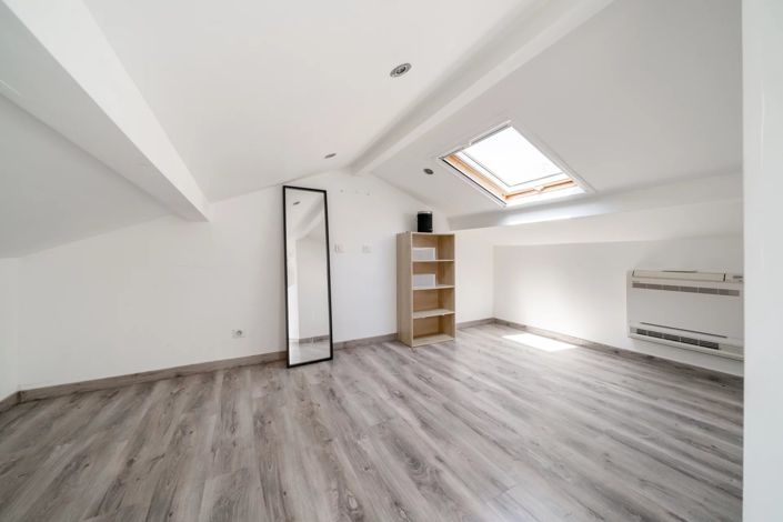 Image No.11-4 Bed House for sale