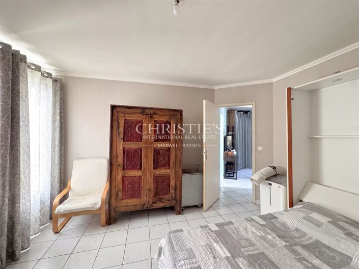 Image No.12-5 Bed House for sale