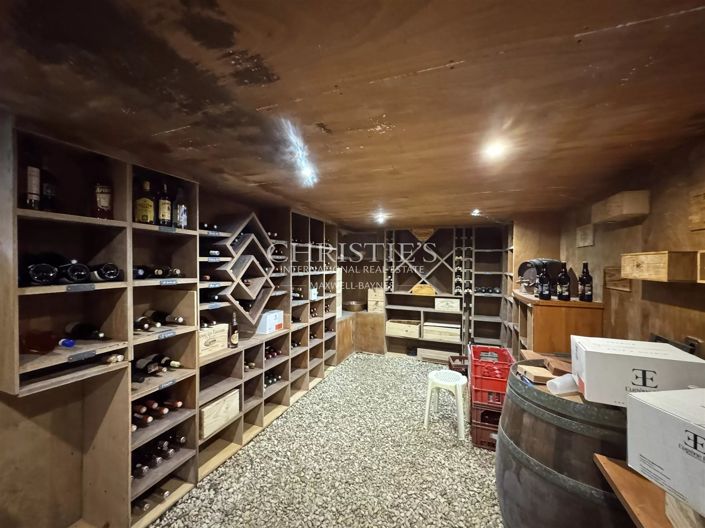 Image No.26-5 Bed House for sale