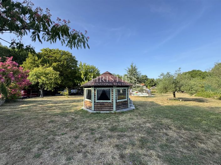 Image No.30-5 Bed House for sale