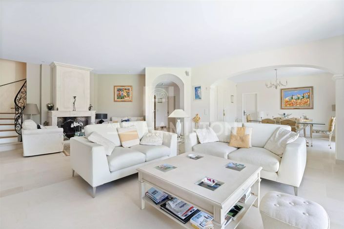 Image No.4-4 Bed House for sale