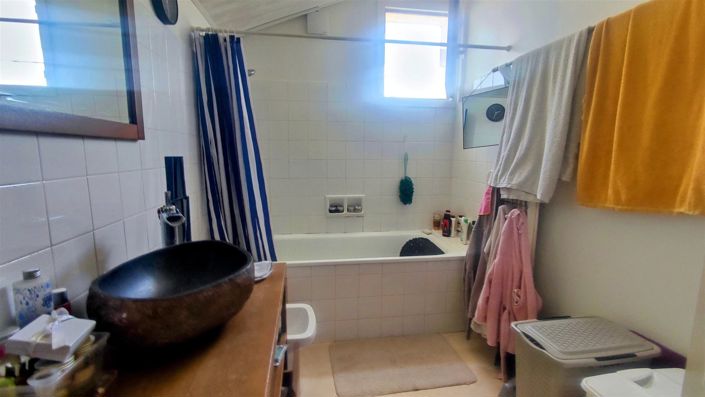 Image No.9-3 Bed House for sale