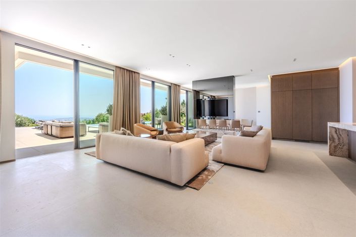 Image No.10-5 Bed House for sale