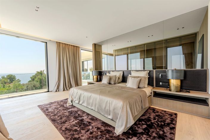Image No.17-5 Bed House for sale