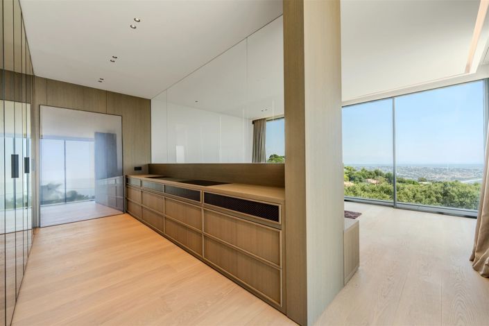 Image No.19-5 Bed House for sale