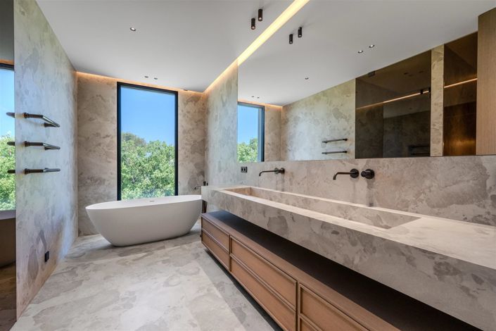 Image No.20-5 Bed House for sale