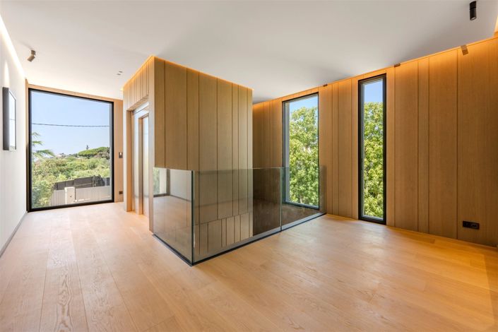 Image No.23-5 Bed House for sale