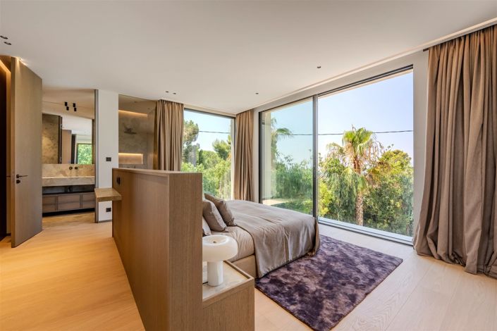 Image No.24-5 Bed House for sale