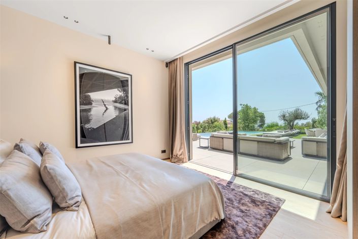 Image No.27-5 Bed House for sale