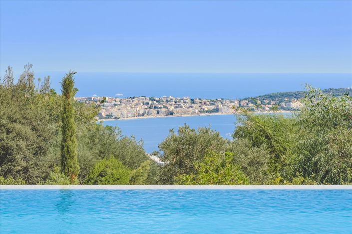 Image No.43-5 Bed House for sale