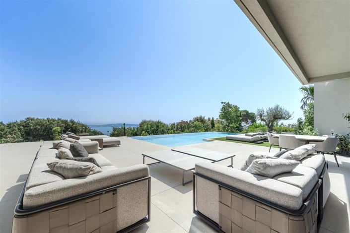 Image No.5-5 Bed House for sale