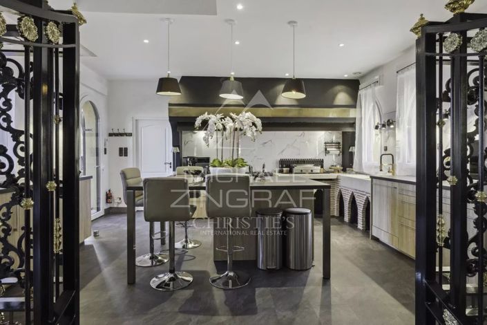 Image No.5-6 Bed House for sale