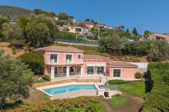 Image No.2-4 Bed House for sale