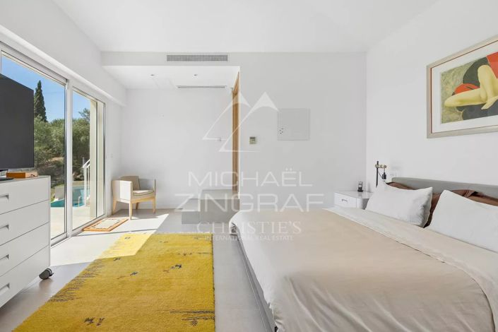 Image No.6-4 Bed House for sale