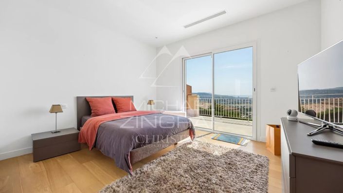 Image No.8-4 Bed House for sale