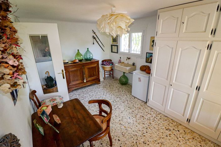 Image No.20-5 Bed House for sale