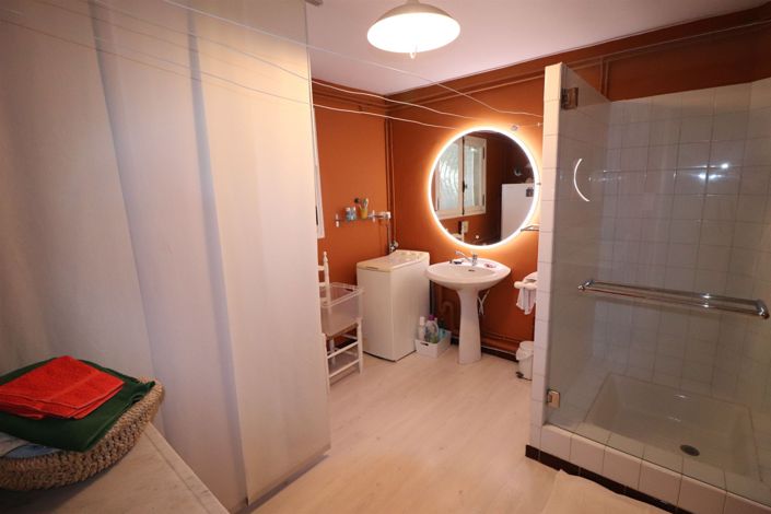 Image No.22-5 Bed House for sale