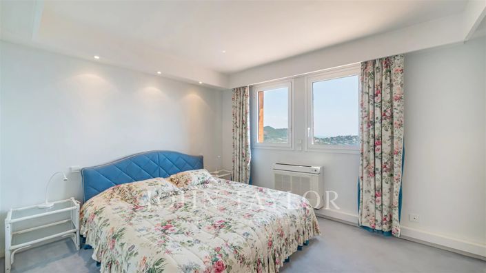 Image No.16-5 Bed House for sale