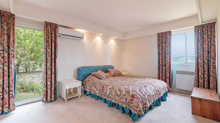 Image No.19-5 Bed House for sale