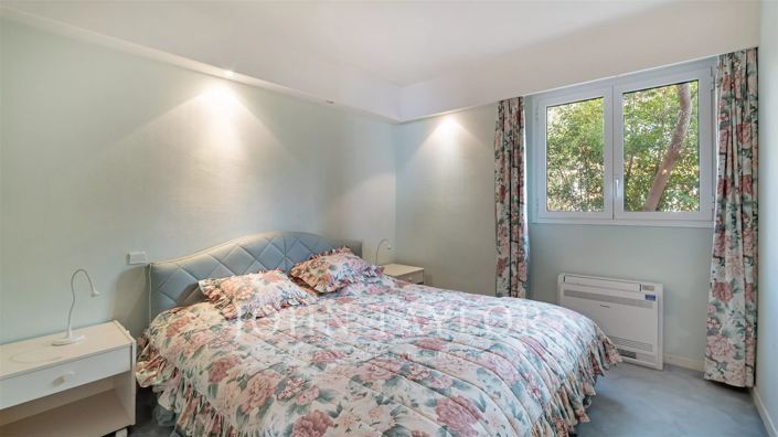 Image No.20-5 Bed House for sale