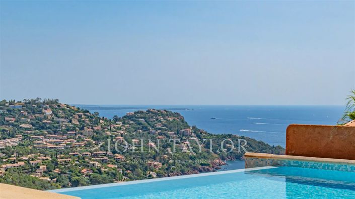 Image No.3-5 Bed House for sale
