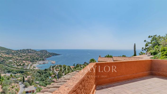 Image No.4-5 Bed House for sale