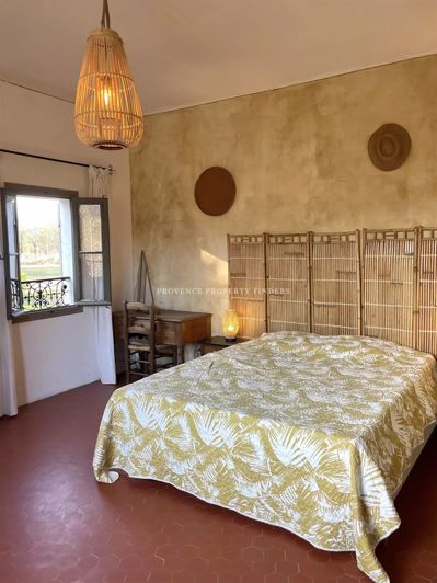 Image No.18-6 Bed House for sale