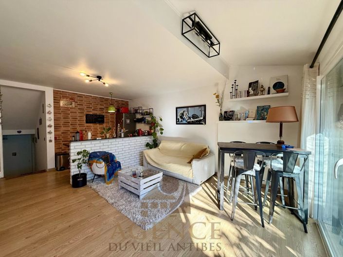 Image No.5-House for sale