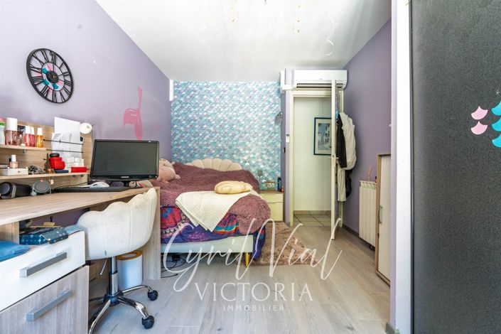 Image No.17-4 Bed House for sale