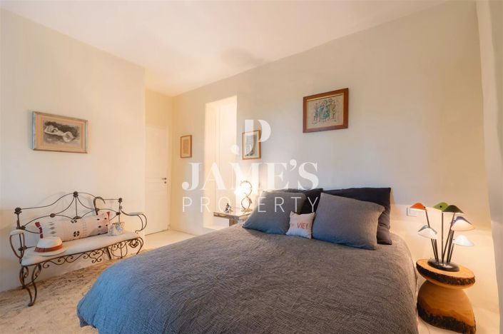 Image No.17-7 Bed House for sale