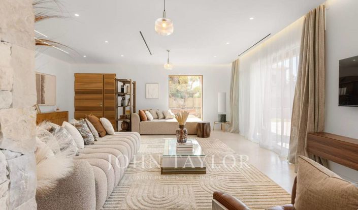 Image No.9-5 Bed House for sale