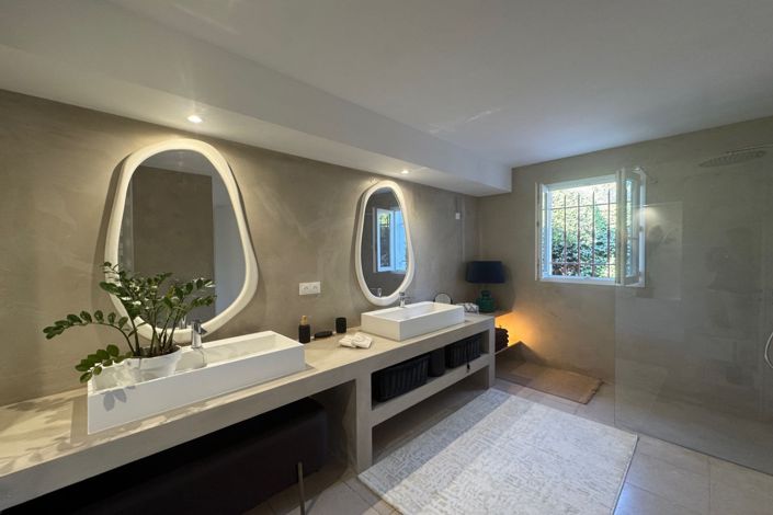 Image No.11-6 Bed House for sale