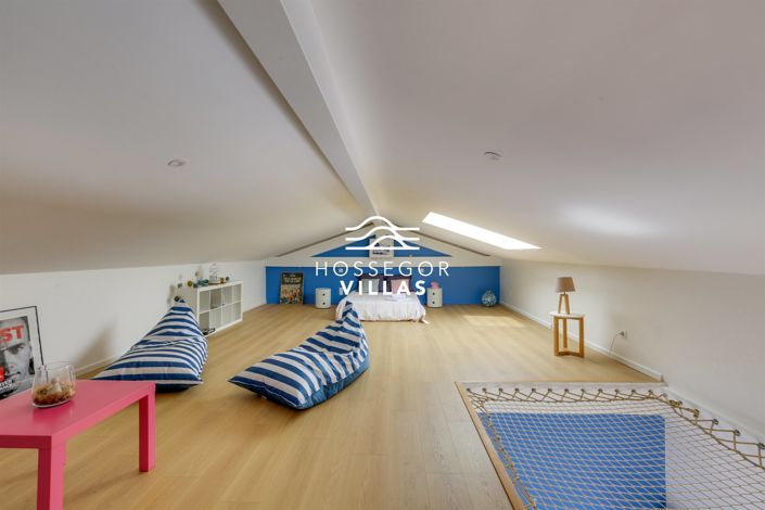 Image No.9-5 Bed House for sale