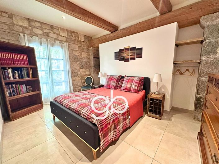 Image No.19-6 Bed House for sale